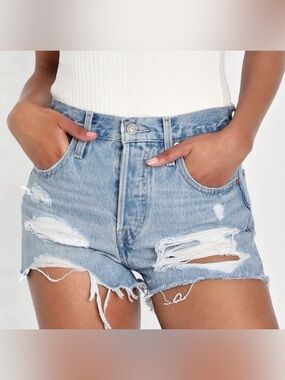 501 Women’s Levi’s Distressed Cutoff Fenim Shorts size 26W